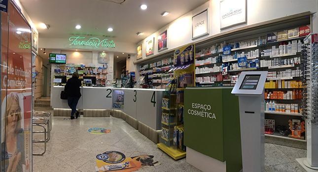 gestao-de-filas-de-espera-farmacia.jpg